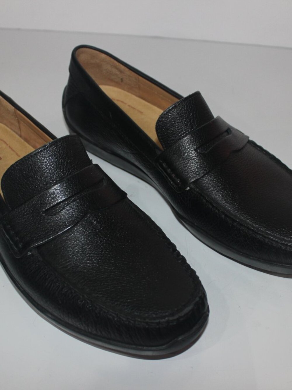 NWOB MENS SAMUEL HUBBARD LEATHER LOAFERS BLK SZ 10.5 M